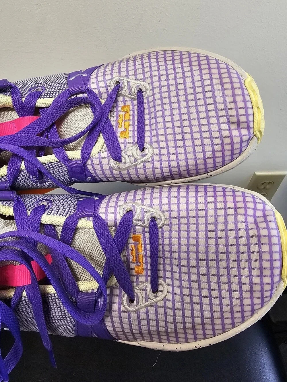 Nike LeBron Witness 7 GS Action Grape Orange Youth Size 6.5Y Basketball Shoes